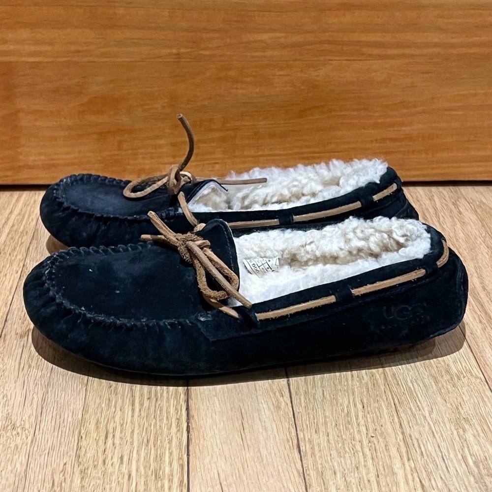 Ugg Black Moccasins with Leather Ties Size 8 - Picture 6 of 9
